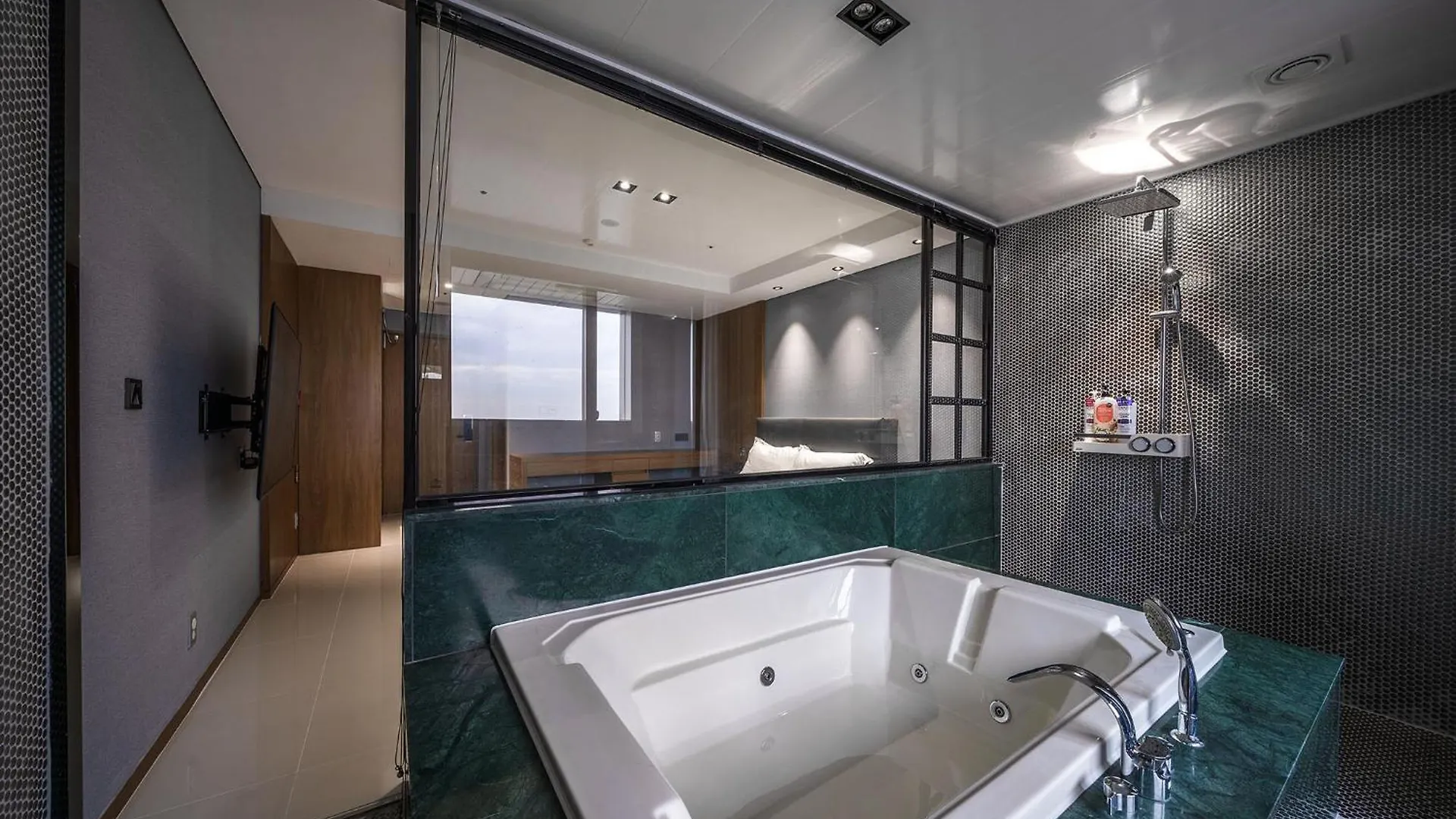 ****  Inchon Sky And Sea Ocean View Hotel South Korea