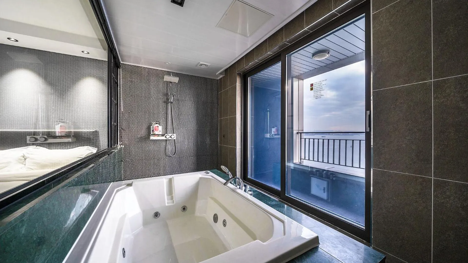 Inchon Sky And Sea Ocean View Hotel Incheon